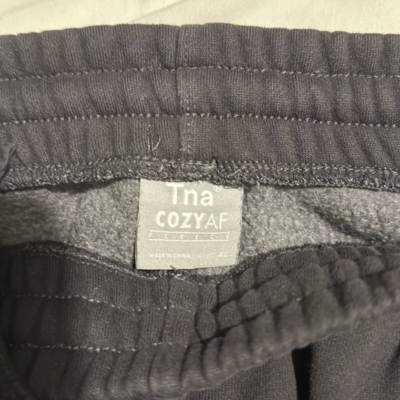 Aritzia TNA cozy sweatpants - Picture 2 of 2